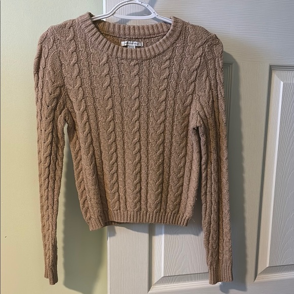 American Eagle Outfitters Sweaters - American Eagle Outfitters Tan Crew Neck Cable Knit Sweater